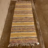 gul brun stribet kludetæppe Sverige genbrug trasmatta